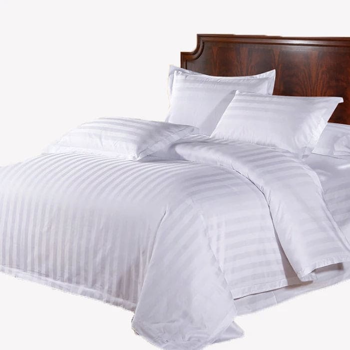 PREMIUM QUALITY HOTEL DUVET COVERS, WITH SATIN STRIPE {250 THREAD COUNT, 60% COTTON 40% POLYESTER, 5 PCS PER CASE}