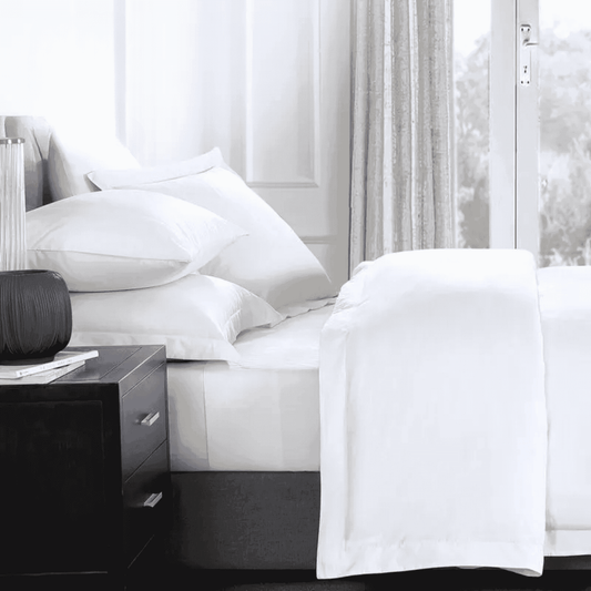 LUXURIOUS COLLECTION HOTEL DUVET COVER, PLAIN SOLID WHITE  {350 THREAD COUNT, 5 PCS PER CASE}